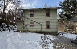 24 2nd Ave, Franklin, PA 16323