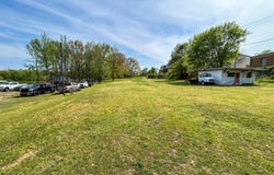 30996 Broad St., BRUCETON, TN 38317