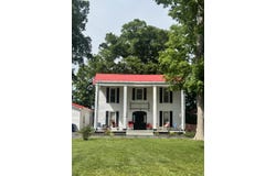 736 E Lakeshore Drive, Burnside, KY 42519