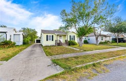 503 E Henderson Street, Bishop, TX 78343