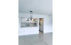 17600 NW 68th Ave, Hialeah, FL 33015