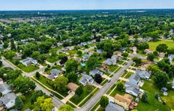 450 Heather Lane, Carol Stream, IL 60188