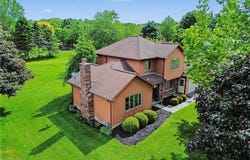 1094 Bright Stream Way, Webster, NY 14580