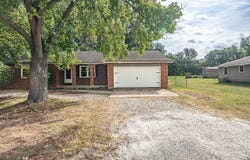214 S Farmer Road, Willard, MO 65781