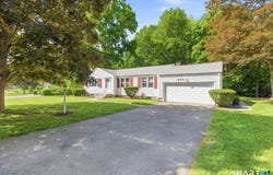 852 Brookside Drive, Orange, CT 06477