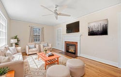 201 AUGUSTA Street, Easley, SC 29640-2102