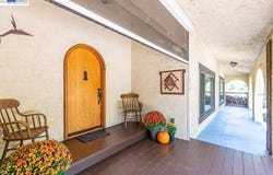 35575 Palomares Rd, Castro Valley, CA 94552