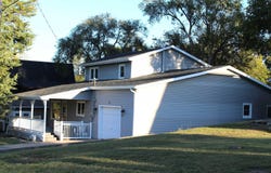 17 Rock Rd, Marion, KS 66861