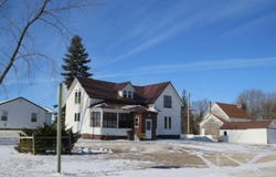 109 S 5th St., Mallard, IA 50562
