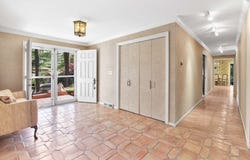 208 Tanglewood Dr, Longmeadow, MA 01106