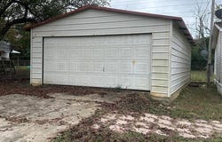 1931 Coon Creek, Eufaula, OK 74432