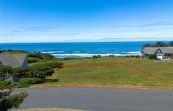 16 Nantucket Drive, Cloverdale, OR 97112