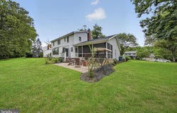 11 RIVERVIEW Drive, EWING, NJ 08628
