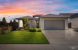 6902 N Exeter Ave, Meridian, ID 83646