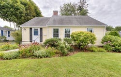 27 Mayflower Circle, Worcester, MA 01606