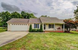4671 Garys Place, Crouse, NC 28033