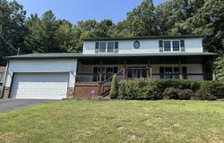 198 Mink Crossing, DANIELS, WV 25832