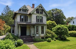 33 Gilbert St, North Brookfield, MA 01535