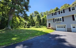 10 Concord Rd, Millbury, MA 01527