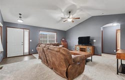 6331 Muirfield Dr, Cedar Rapids, IA 52404