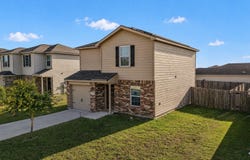 204 Denson Ln, Jarrell, TX 76537