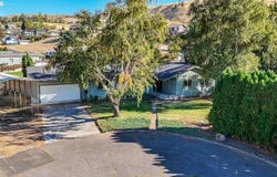 2420 E 14TH Pl, TheDalles, OR 97058