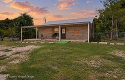 11 MAIN ST, Blanco, TX 78606