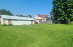 302 E Van Buren Street, Garnavillo, IA 52049
