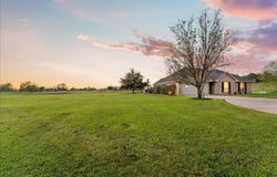 125 Fairway Ct, Bastrop, TX 78602