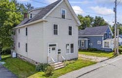 8 Pope Street, Gardiner, ME 04345