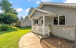 915 E Grant Street, Monticello, IL 61856