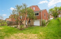 332 Long Dr, Upper St Clair, PA 15241