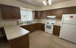 201 W Ash St., Parkston, SD 57366