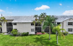 889 Hamilton Dr, Homestead, FL 33034