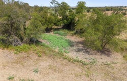 140 Private Road 801, Lott, TX 76656
