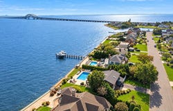 8 Shoal Drive, West Islip, NY 11795