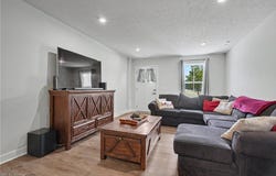 1290 Divot Circle, Akron, OH 44313