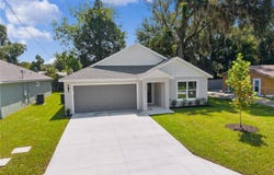 100 SEQUOIA Trail, OCKLAWAHA, FL 32179