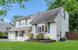 6 Volt Place, Middletown, NJ 07748