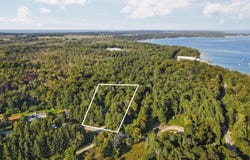 211 E 7th Street, Northport, MI 49670-9770