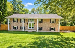 1221 Laurel Rd, Clinton, TN 37716