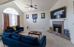 295 Carmel Valley Way, St Robert, MO 65584