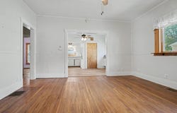 312 E South Street, Clinton, IL 61727