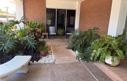 715 Upper Broadway, Corpus Christi, TX 78401