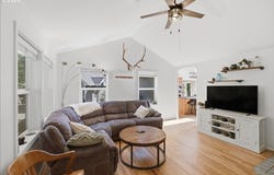 38009 EARL Ln, Corvallis, OR 97330