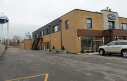 715 E State Street, Geneva, IL 60134