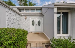 20 Independence Square, Bloomington, IL 61704