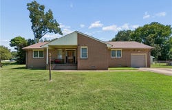 215 Woodbury Forrest Drive, Hampton, VA 23666