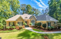 320 Laurel Lakes Drive, Carrollton, GA 30116