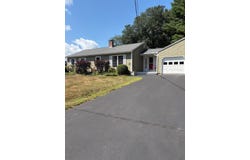 29 Ivanhoe Drive, Topsham, ME 04086